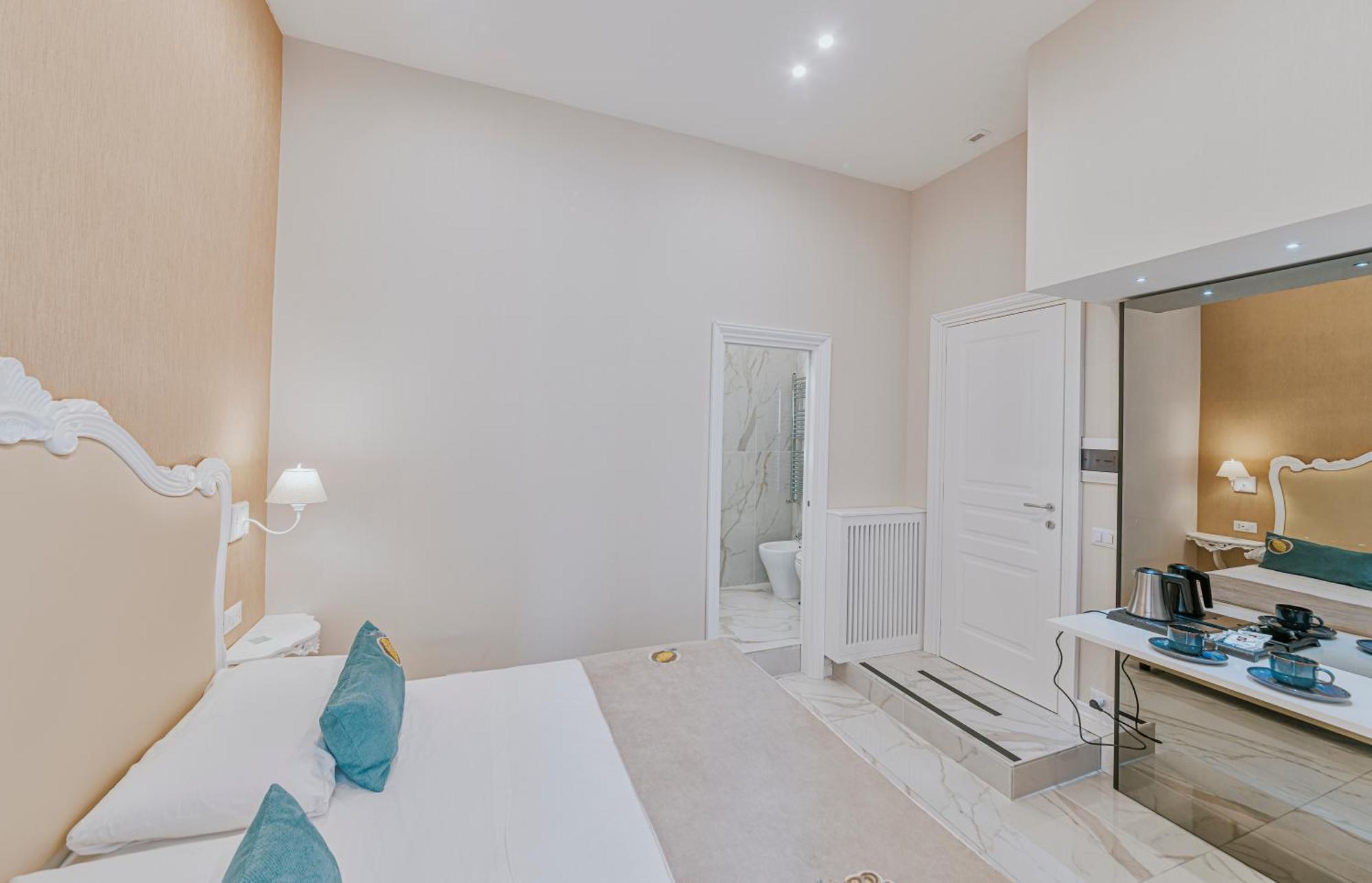 Gentile Suite & Spa Vomero Neapel Exteriör bild